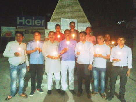 Tribute to candle burns martyrs