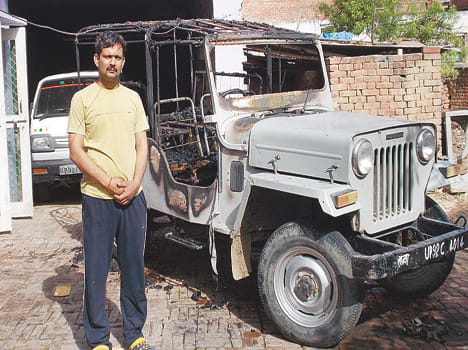 three vehcial in fire