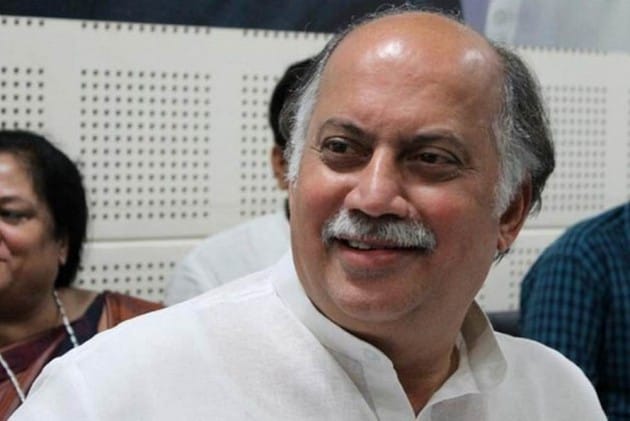 Senior Congress leader Gurudas Kamat resigns from all party posts