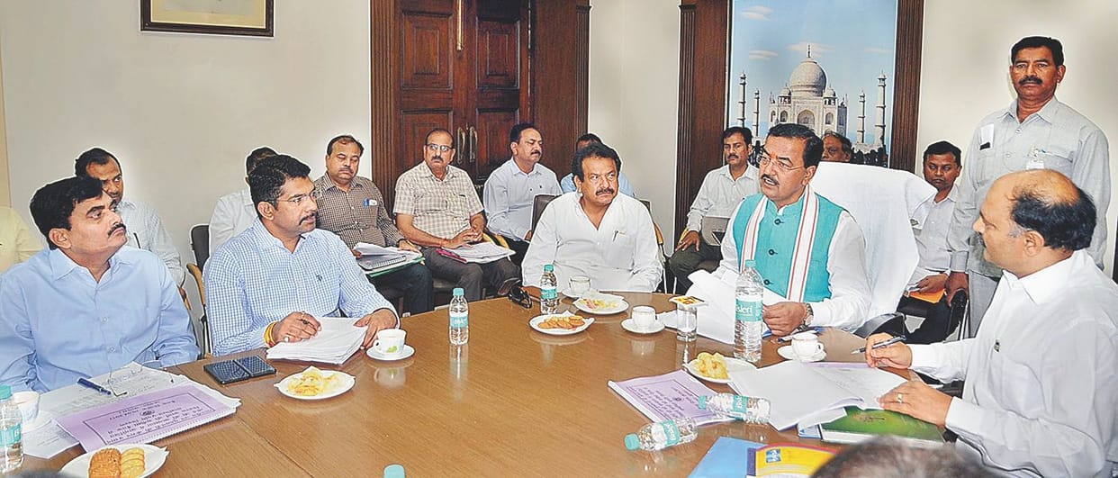 Yogi Sarkar will make model district in Agra