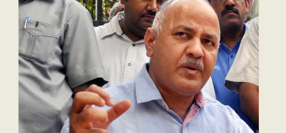 full day aap kept on blaming evm for its mcd election defeat, kejriwal takes u turn in evening