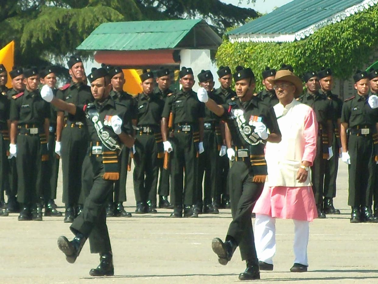 CM administers oath to unity of country