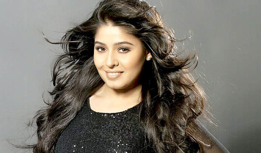 Bollywood singer sunidhi chauhan reminisces her broken marriage at the age of 18 read details inside