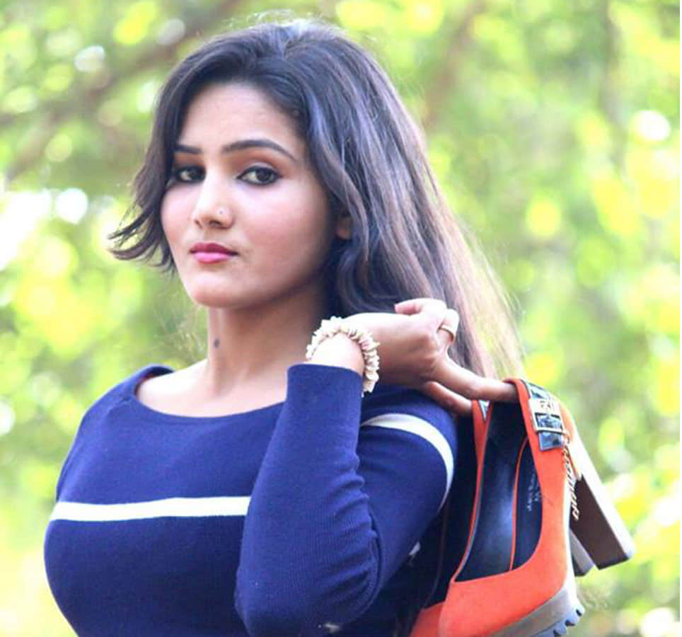 Sunny Leone's lookalike Pallavi Singh, Bhojpuri cinema's Sunny Leone Sunny Singh