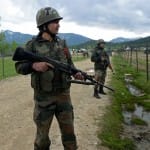 कुपवाड़ा में आपरेशन के दौरान मोर्चे पर जवान