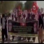 सिंध प्रांत में विरोध करते लोग