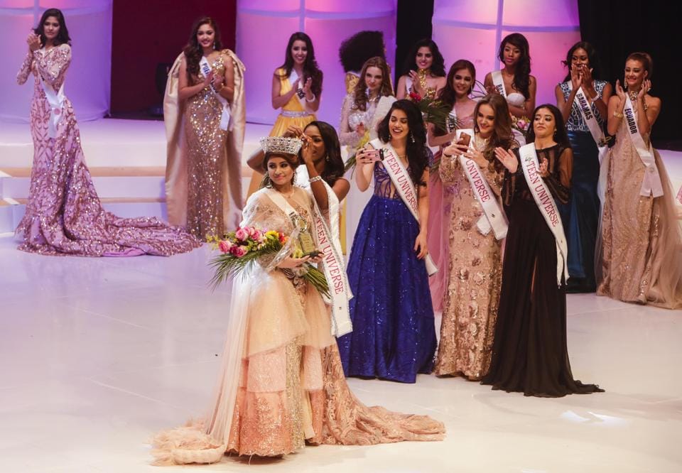  Noida girl Srishti Kaur crowned Miss Teen Universe 2017 with best national costume award