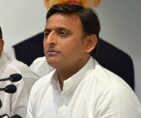 akhilesh yadav addressed youth in Lucknow.