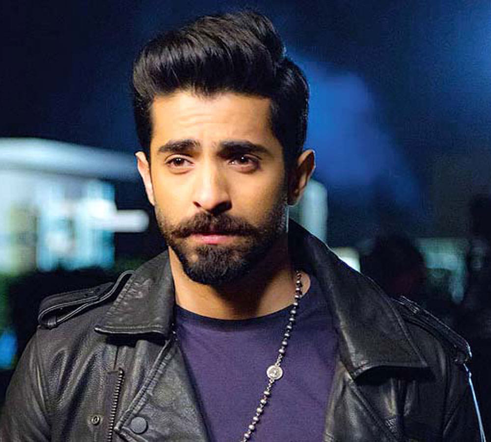 pakistani actors looks smart in beard see their style