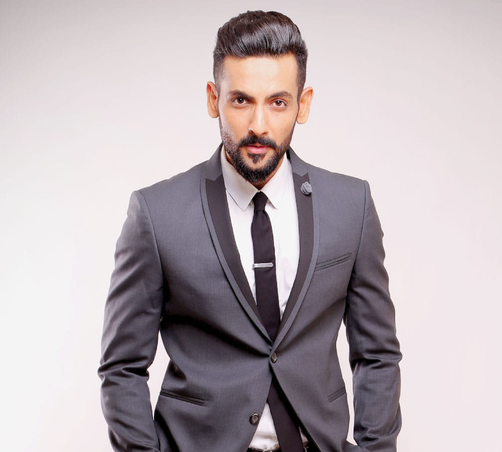 pakistani actors looks smart in beard see their style