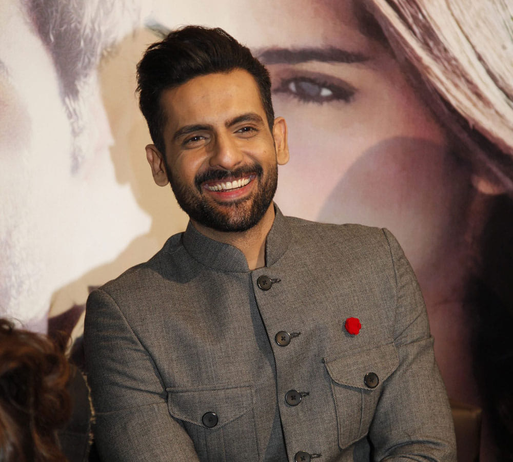 pakistani actors looks smart in beard see their style