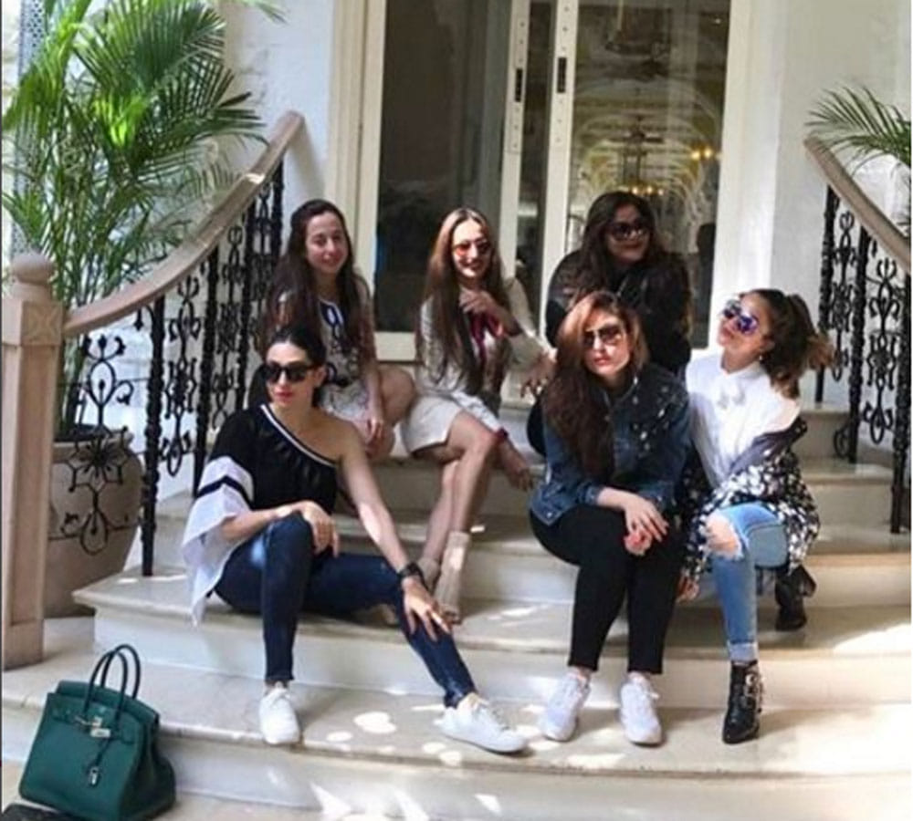 bollywood actress kareena kapoor khan shared party pics see her casual look