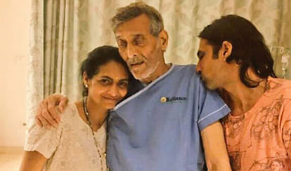 Actor Vinod Khanna passes away at the age 70 in Mumbai