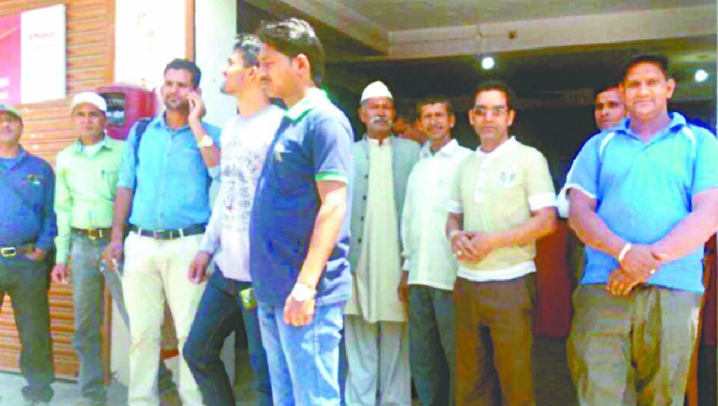 Demonstration against BSNL in Badrinag