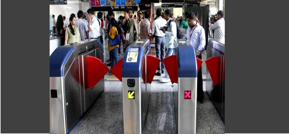 dmrc planning to replace delhi metro smart card with smart watch