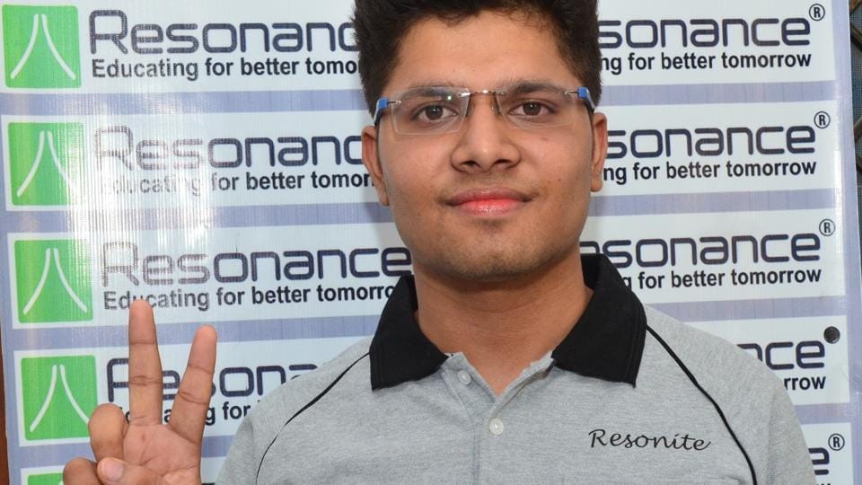 jee main 2017: kalpit veerwal of udaipur tops the exam, got full marks 