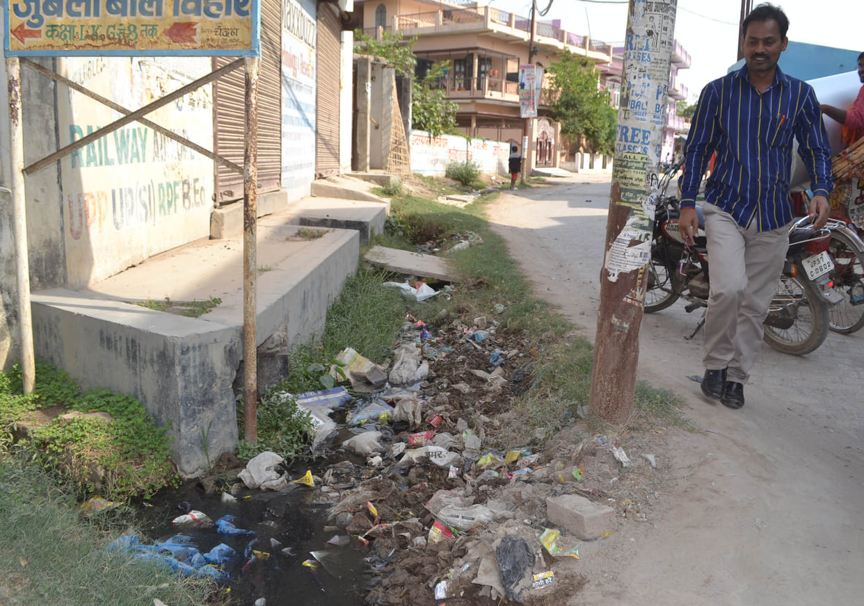 Jagdishpuram caught between city and village