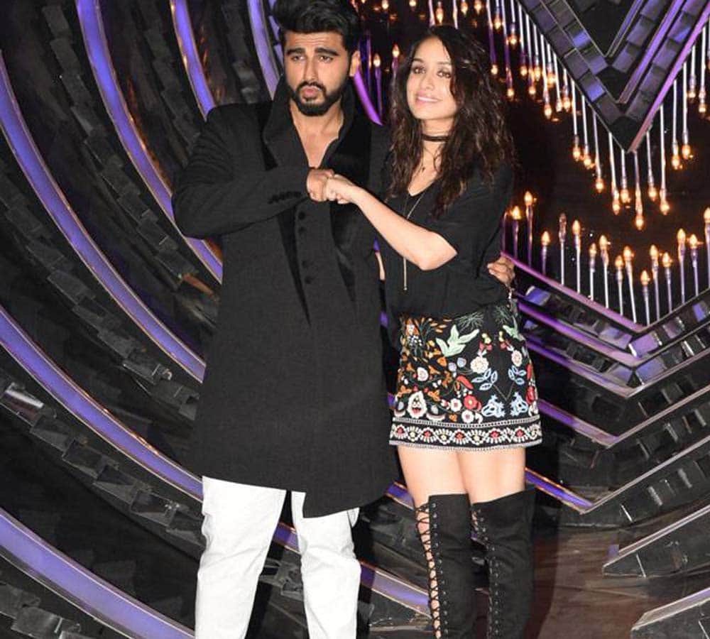 Malaika Arora Khan and Arjun Kapoor ignore each other on 'Nach Baliye 9'