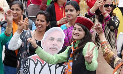 PM Narendra Modi addressing bjp parivartan rally at ridge maidan Shimla Himachal pradesh