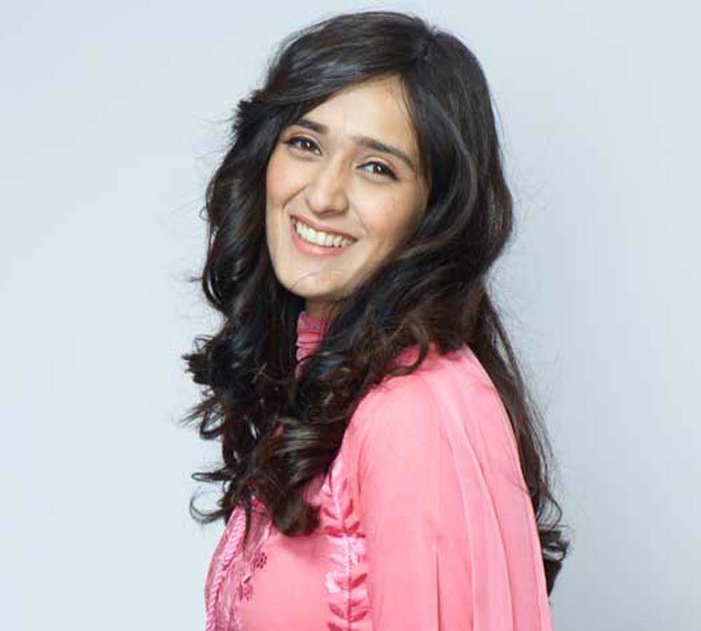 'Kya Qusoor Hai Amala Ka' actress Pankhuri Awasthy suffers burn  due to electric shock on the set