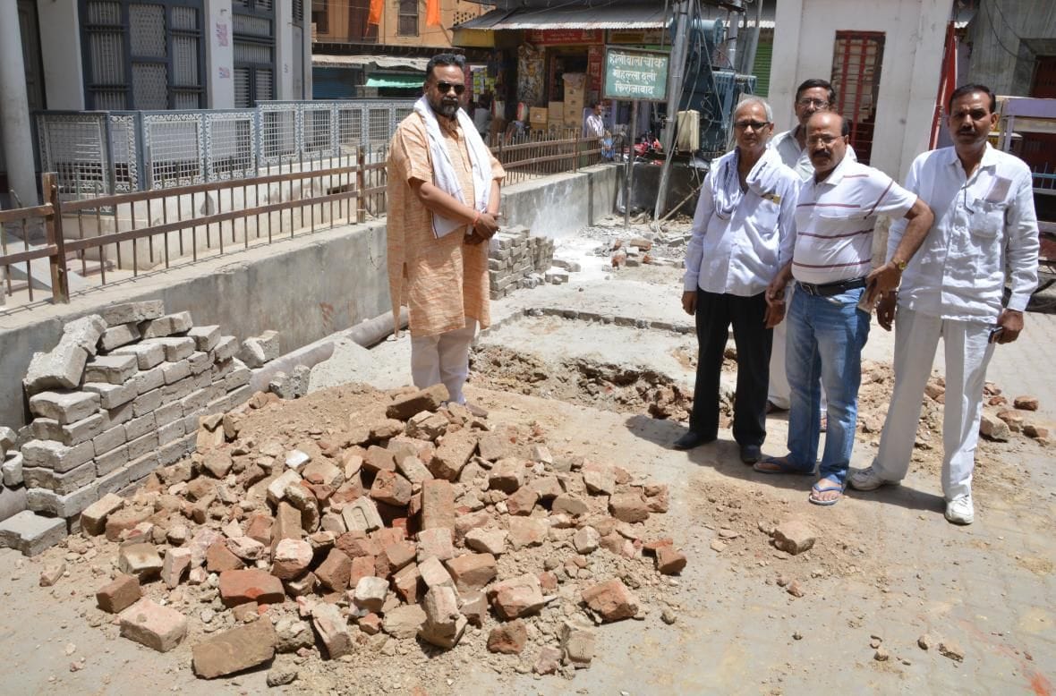 Resistance to work on obstructed tube well in Mohalla Duli