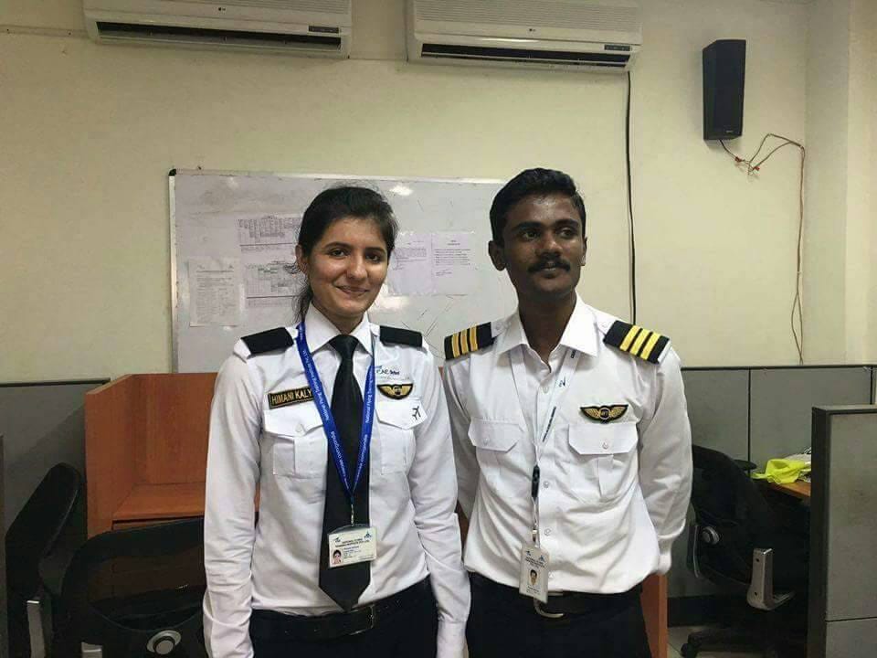 story of haryna daughter pilot himani kalyani killed in plane crash at madhya pradesh