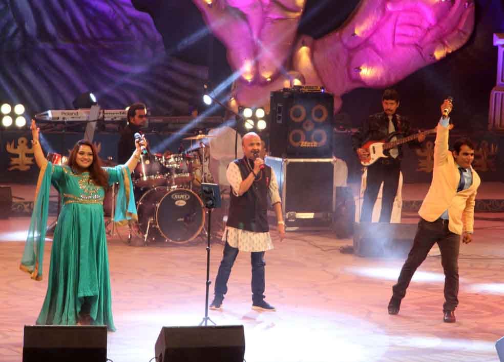 music director sameer  performance at sur ganga music festival at varanasi