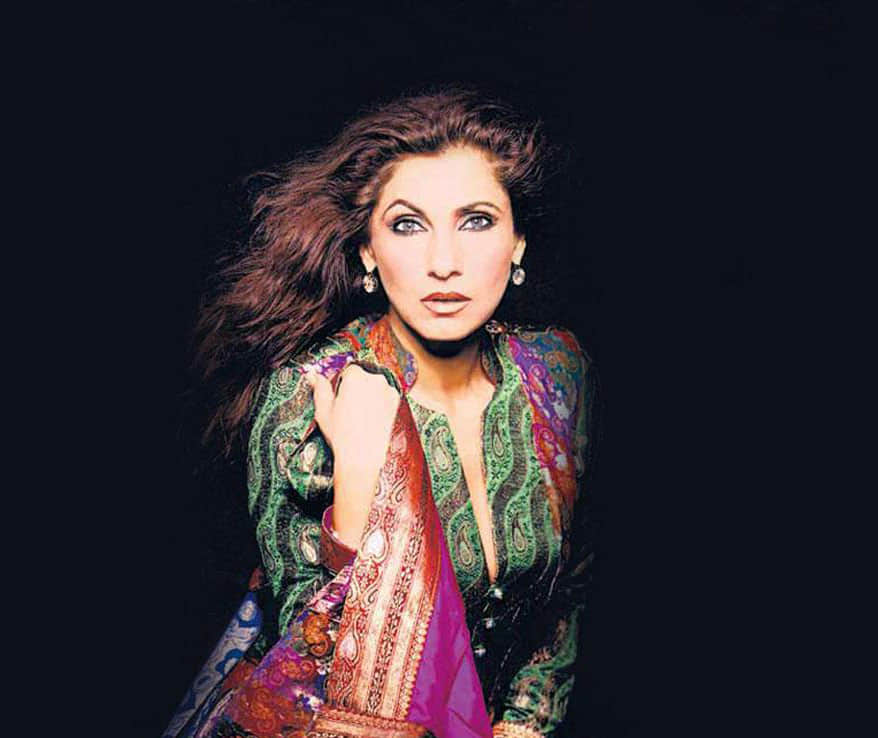 Madhuri dixit Dimple Kapadia Vinod Khanna Intimate Scene incident