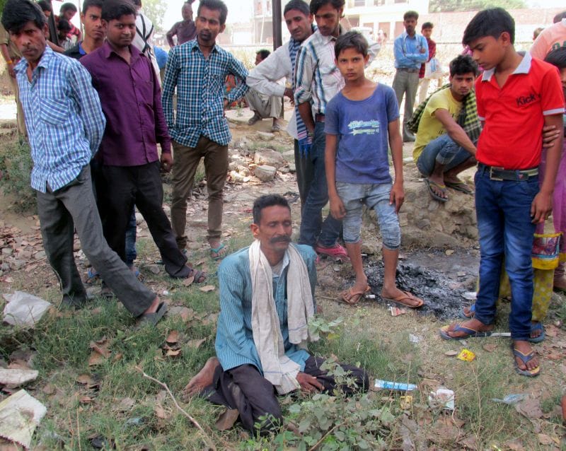 yuvak kee tren se katakar maut