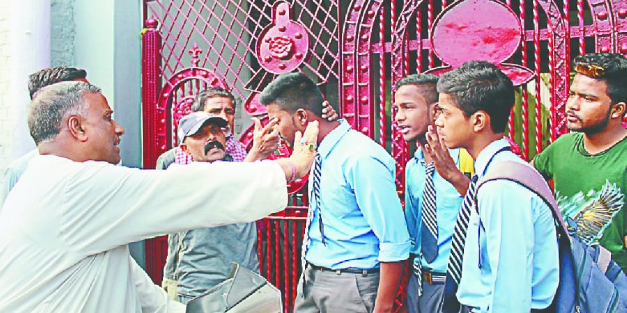 The order of the school owner, yogi g like hair cut, otherwise the school will be no entry
