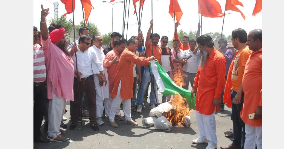 Pakistani flag burnt in Kapurthala, punjab news