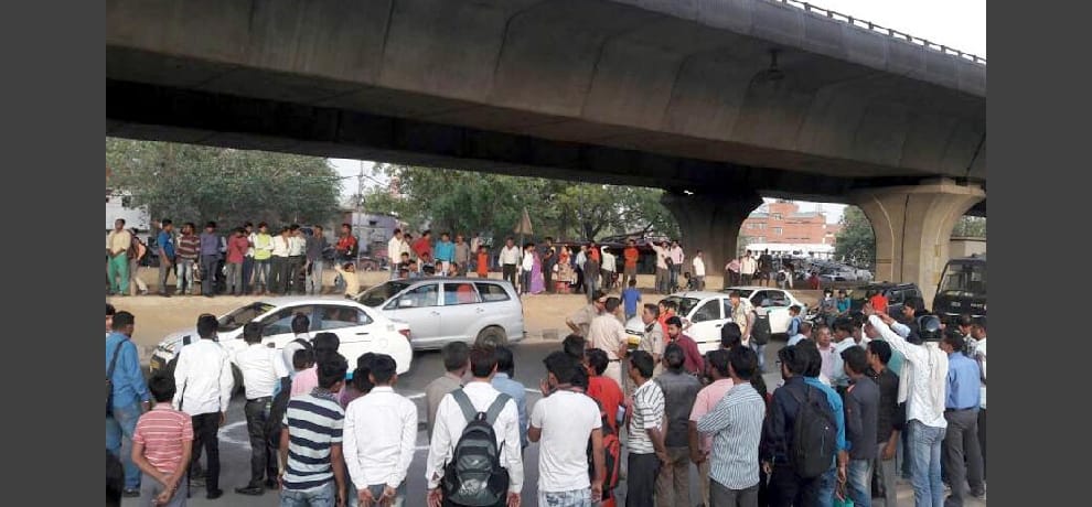  road accident in badarpur toll plaza flyover, 2 died