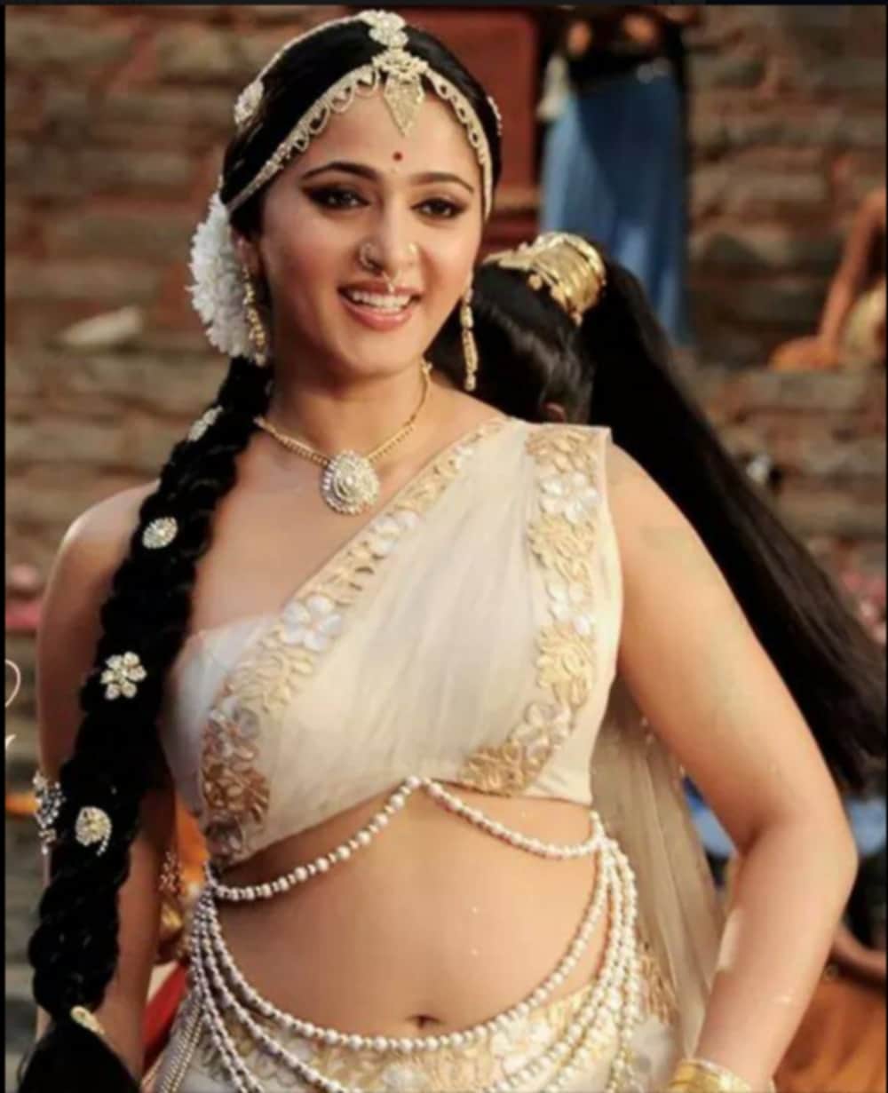 anushka shetty gifted prabhas a watch on his birthday