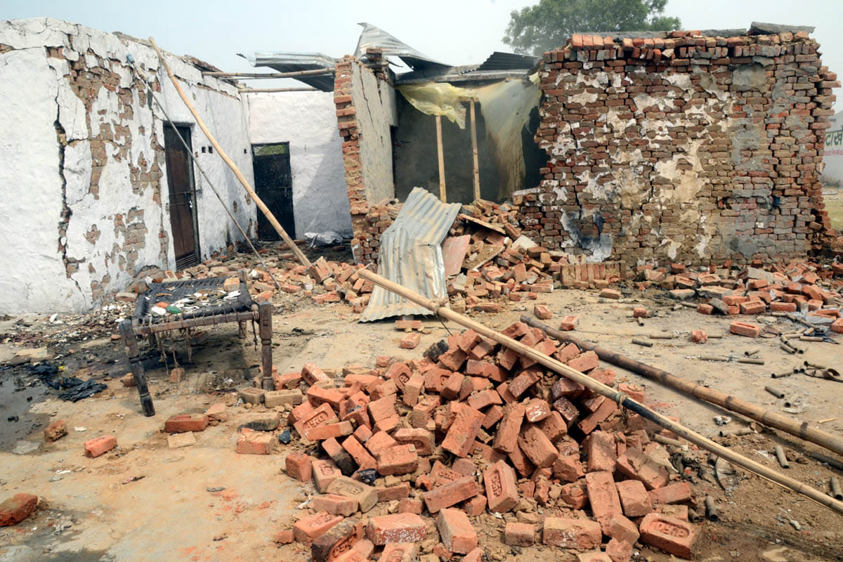 Five killed in firecracker warehouse