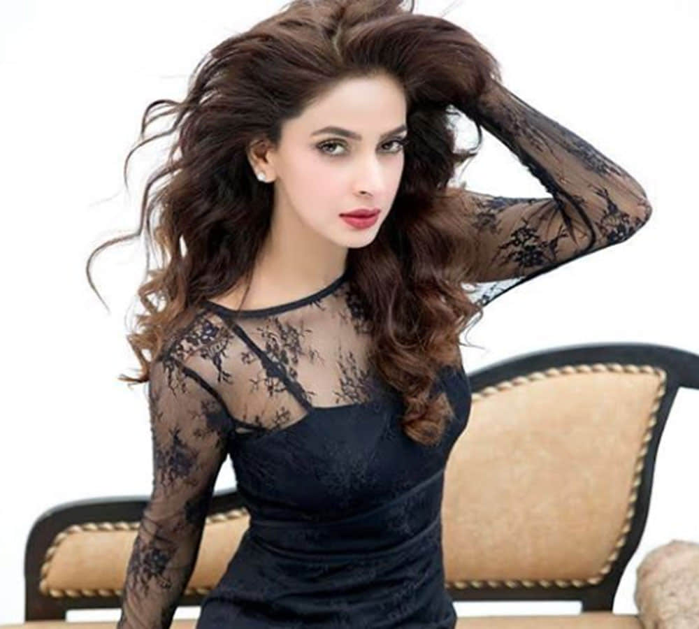 see pakistani actress saba qamar hot and bold look