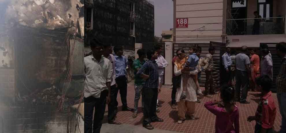 fire in a school in ghaziabad many student fainted 