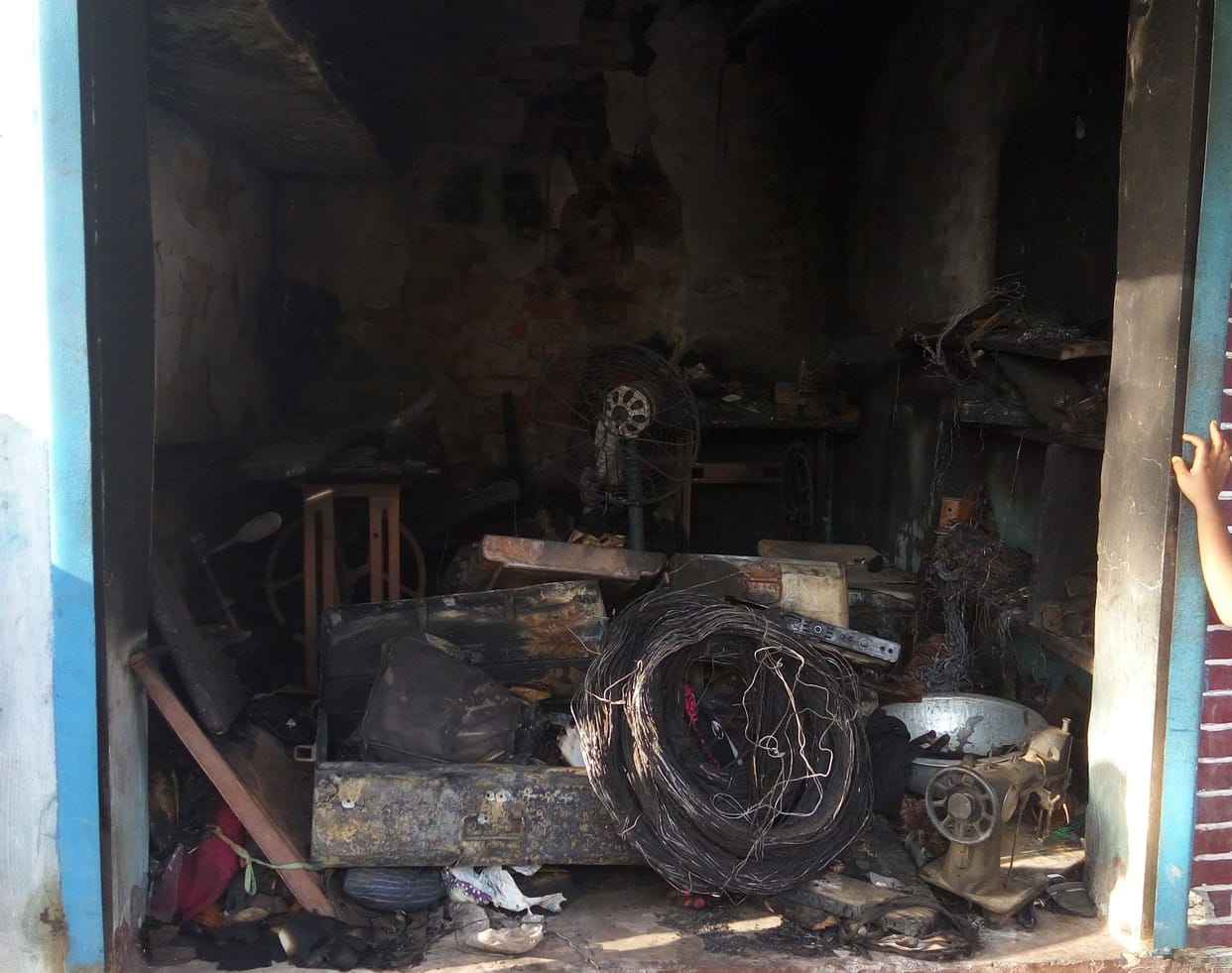 A fire in a tent shop with a short-circuit