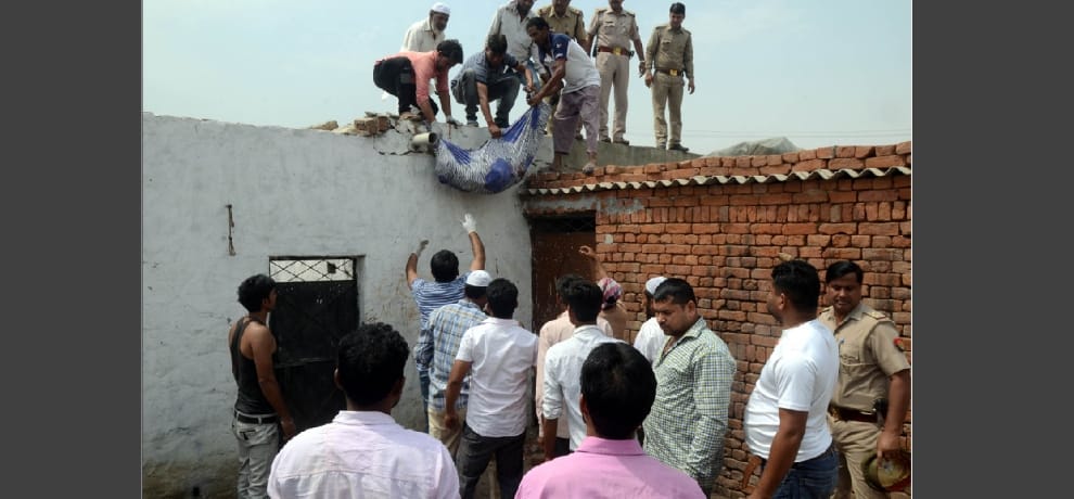 explosion in fire crackers factory in ghaziabad four died 