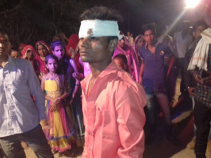 Beaten the groom down from the mare