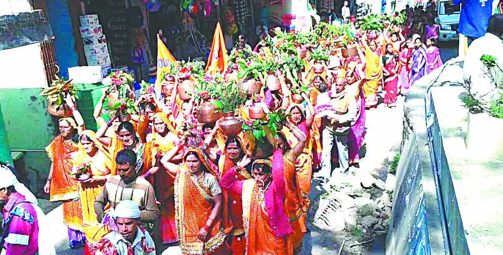 Kala's Kala Mandir, with Kala-yatra, begins the monolithic text of the Ramayana