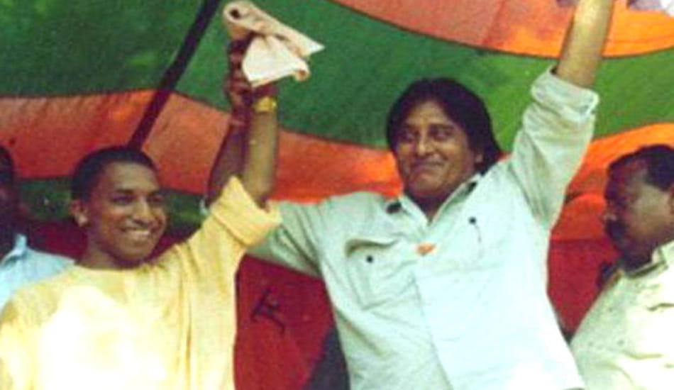 actor vinod khanna with cm yogi adityanath photo viral