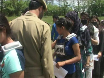 kashmiri girls participating in police recruitment