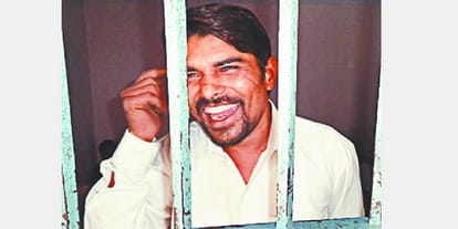 pregnant woman murder accused smile in police station