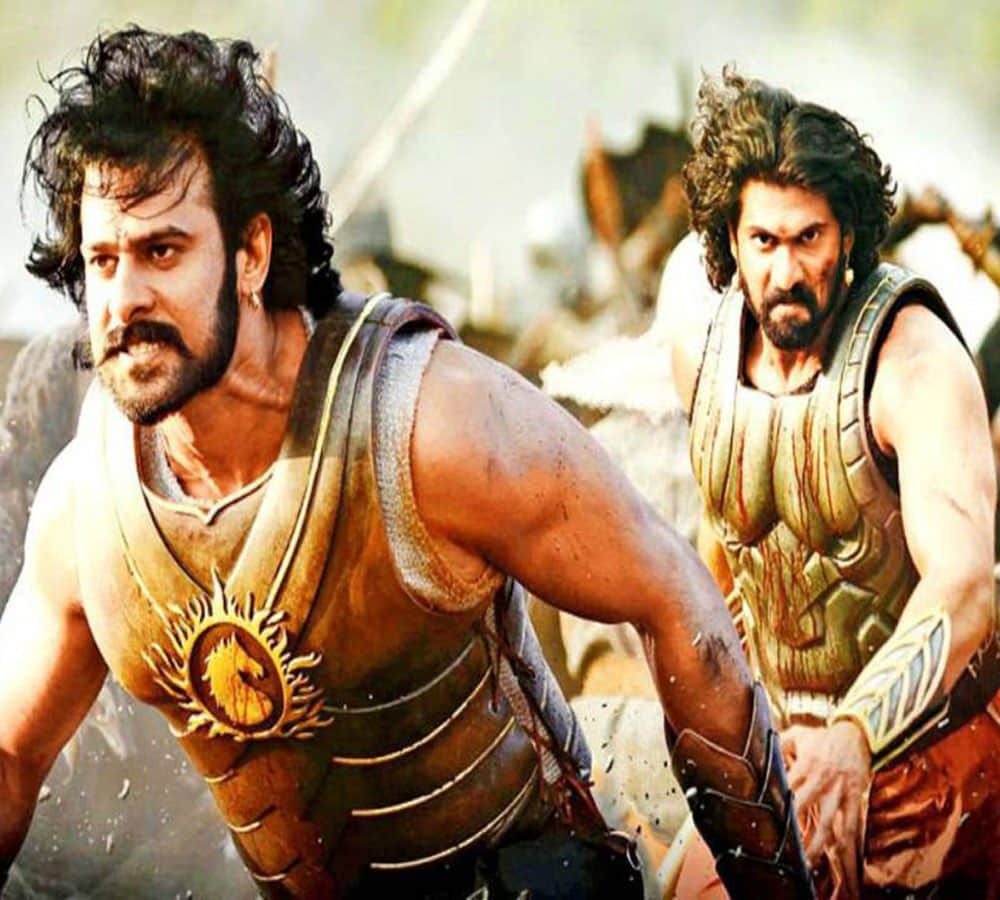 SS Rajamouli teaches Rana Daggubati to be Bhallaladeva, while Prabhas seems distracted