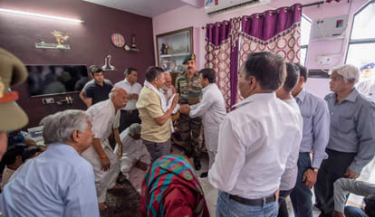 hot discussion on yadav at martyrs funeral