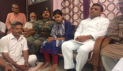 hot discussion on yadav at martyrs funeral
