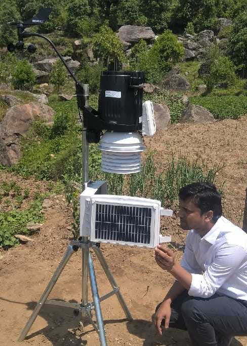 automatic weather station stabilized in Kedarghati