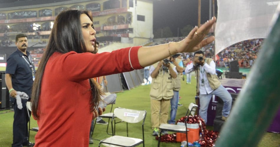 priety zinta was angry in mohali, kings XI punjab match at pca stadium mohali