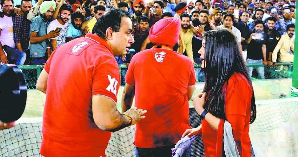 preity zinta troll on her tweet for india vs australia test series