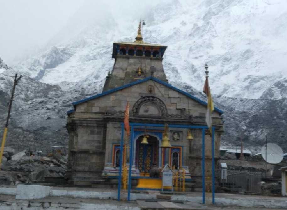 photos of snowfall in all over uttarakhand 
